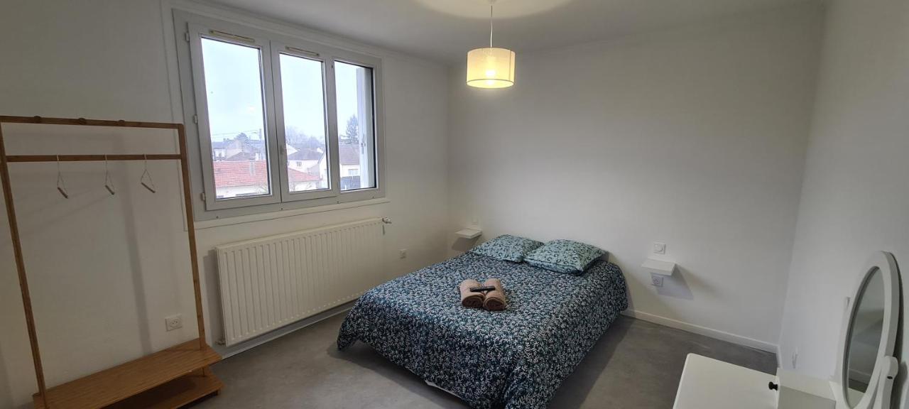 Private Room In Shared Apartment III Beauvais Exteriör bild